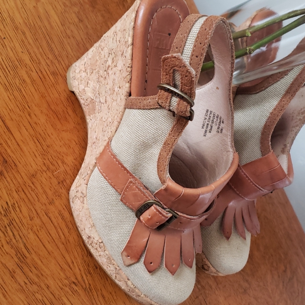 Frye - Picture 3 of 4